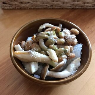 しめじのバジルソース納豆ごはん